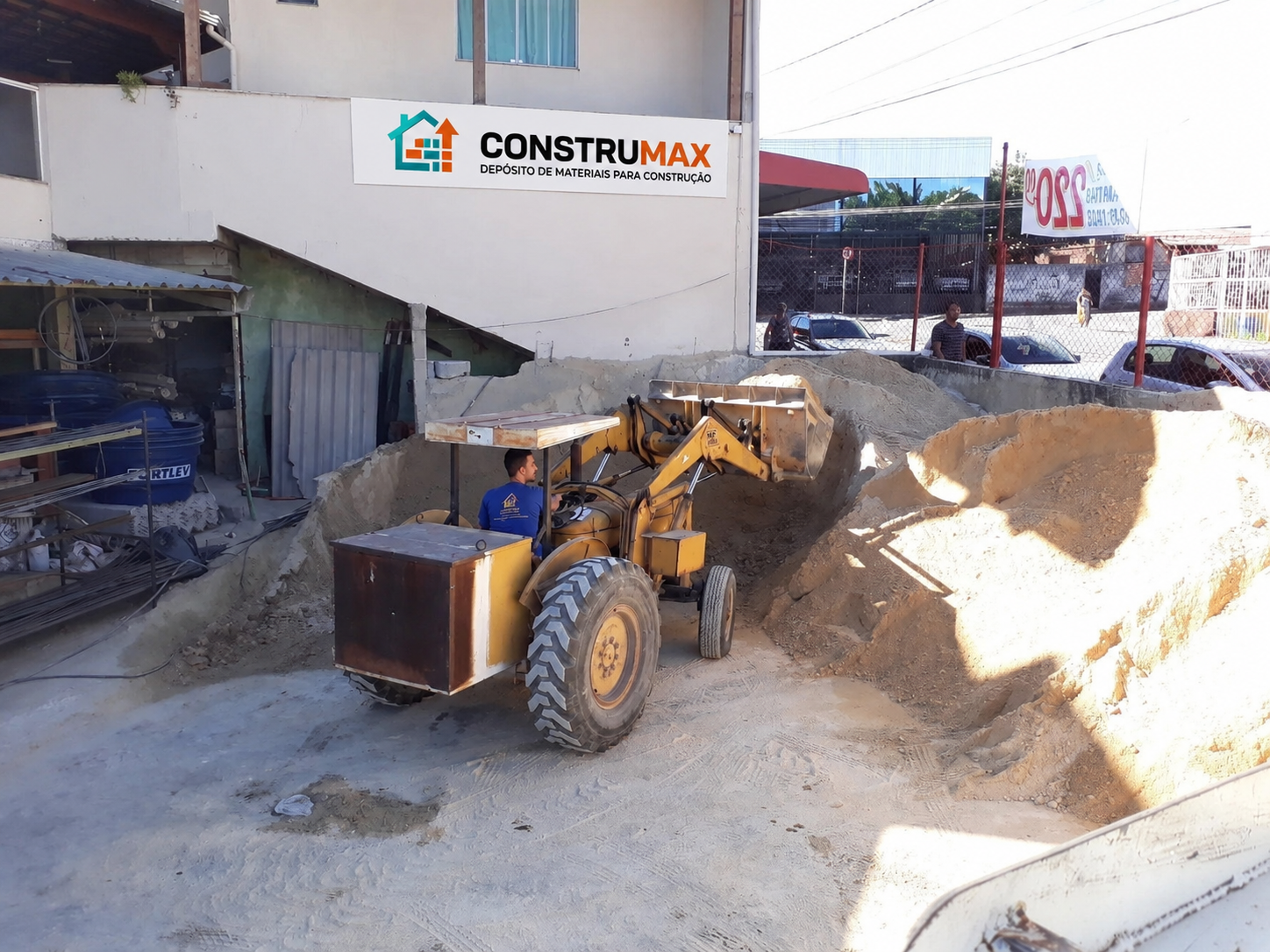 Construmax Guarani - Movimentação de areia no pátio